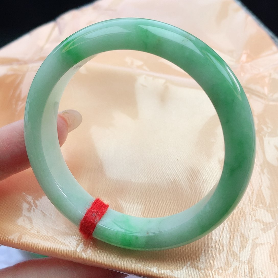翡翠手镯未镶嵌53圈口882138