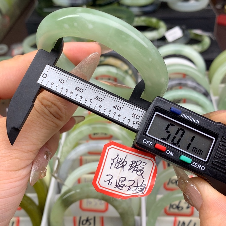 蛇纹石玉未镶嵌手镯C****ˢ2122