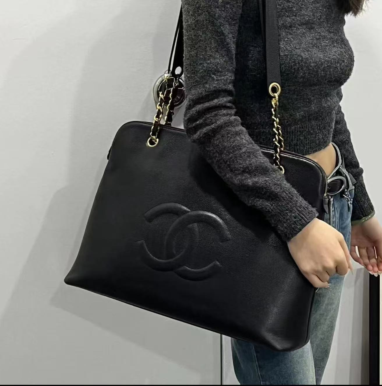 95新 Chanel/香奈儿 大金球鱼子酱奶粉机场单肩包 底长44 3开