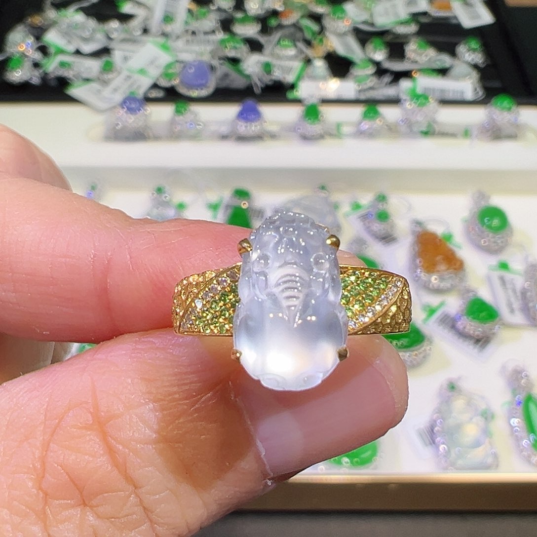 翡翠颈饰18K金镶嵌翡翠