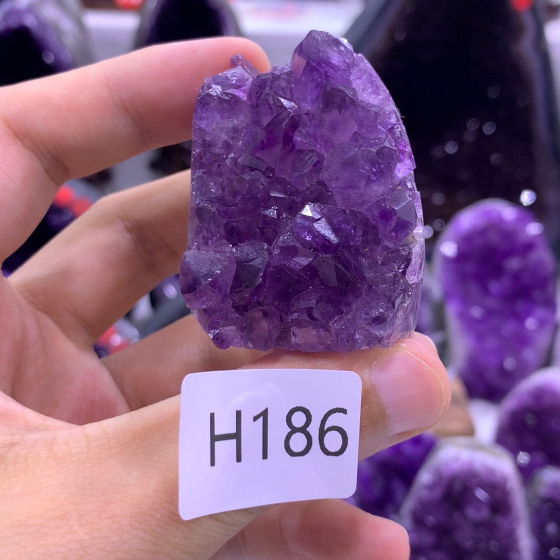 织绣乌拉圭紫水晶摆件186