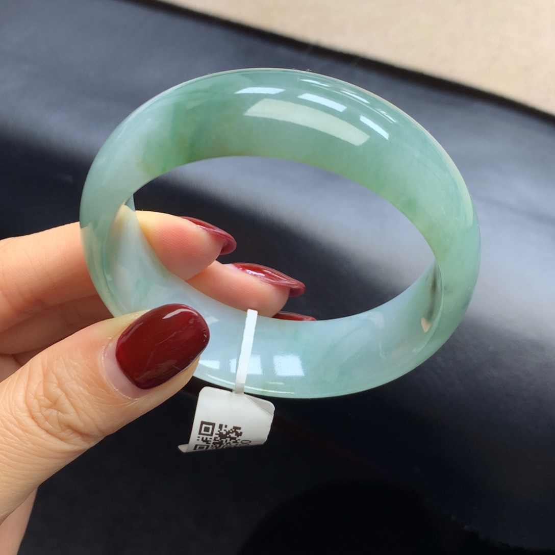 翡翠未镶嵌手镯轮胎