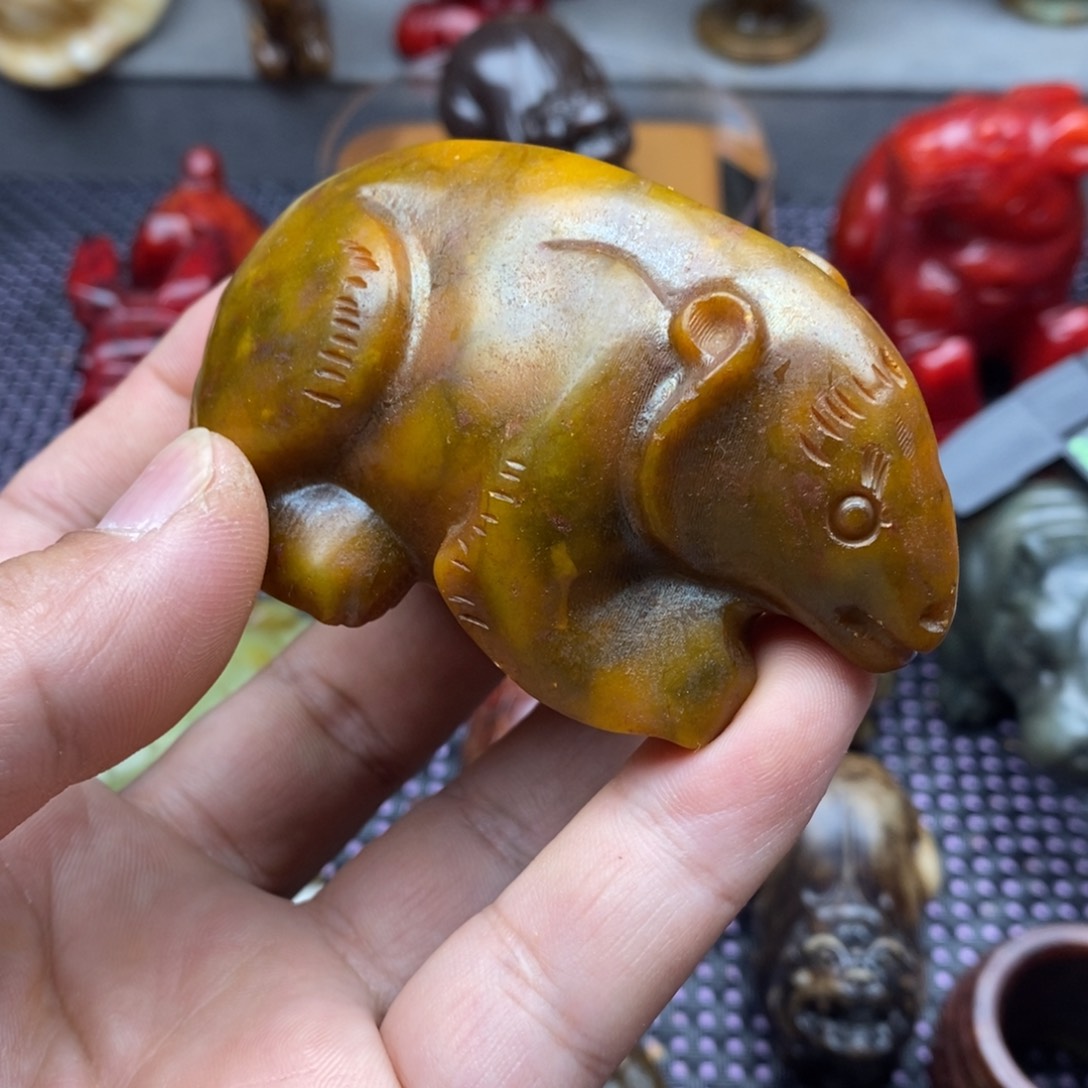 蛇纹石玉未镶嵌颈饰