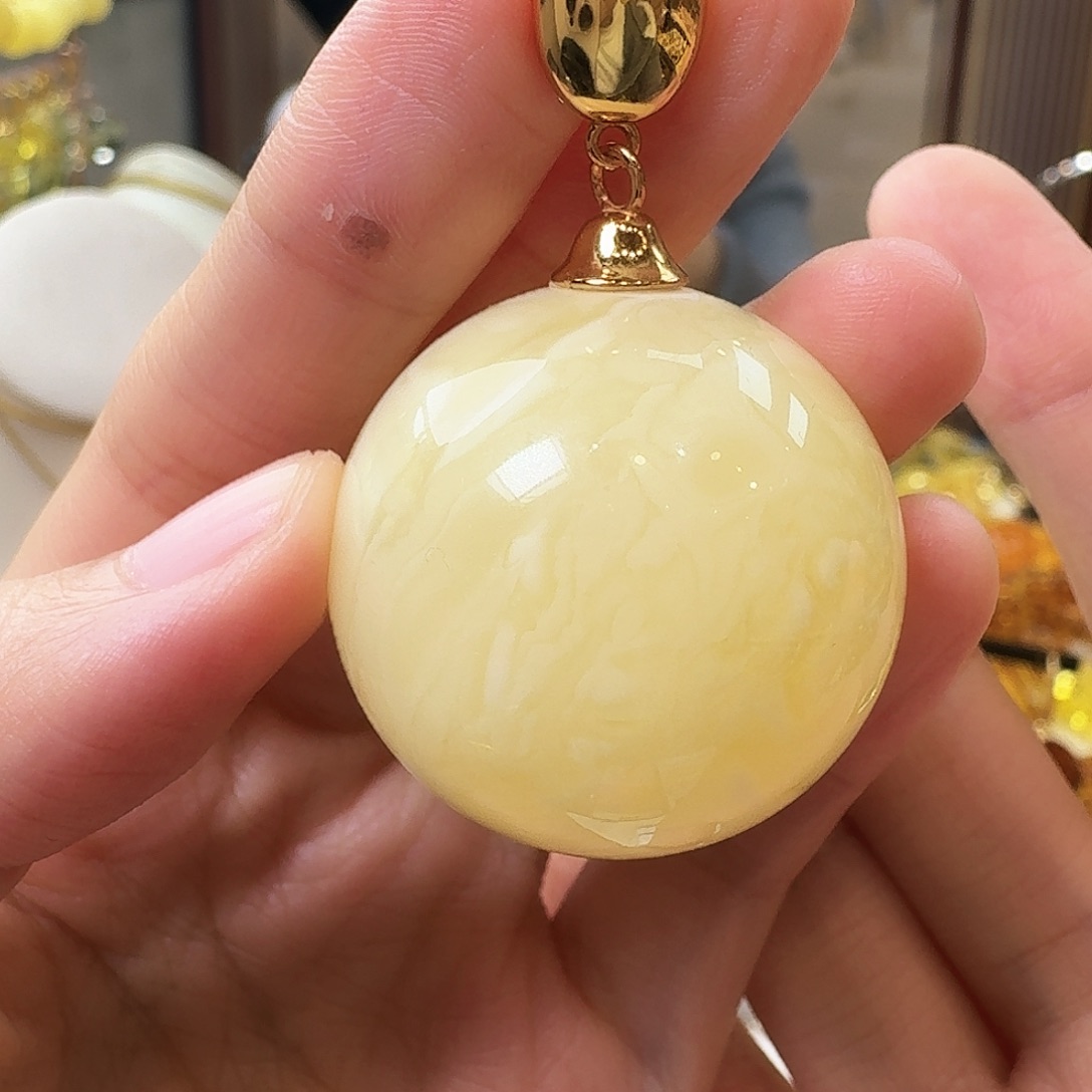 琥珀未镶嵌颈饰吊坠