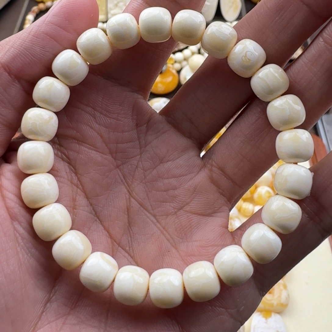 琥珀未镶嵌裸石蜜蜡