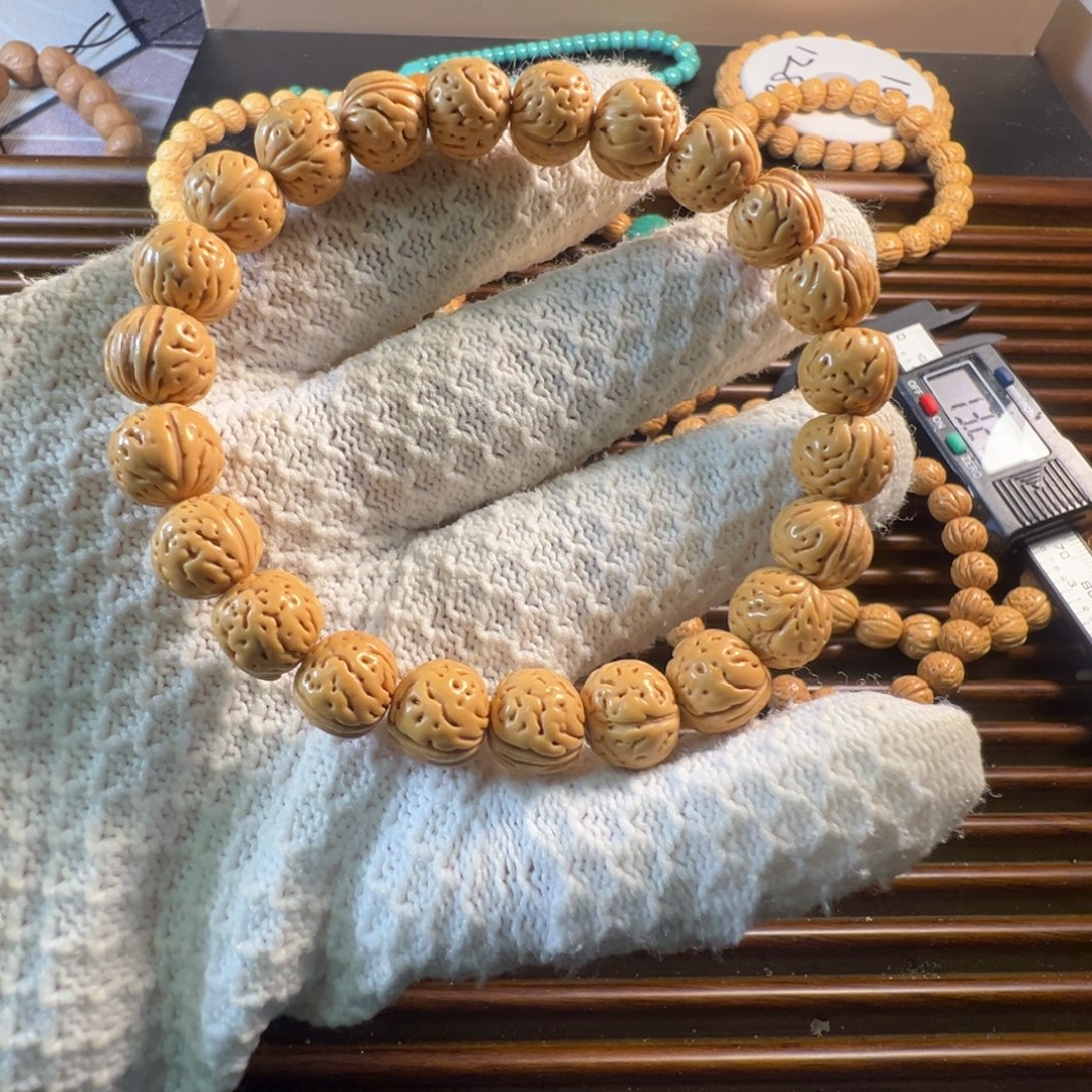 沐***。龙脊菩提吊坠龙眼