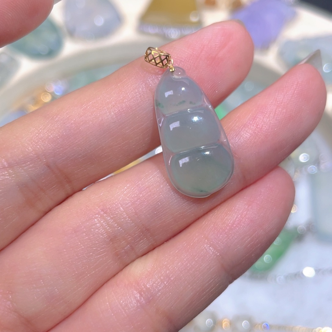 颈饰18K金镶嵌翡翠翡翠