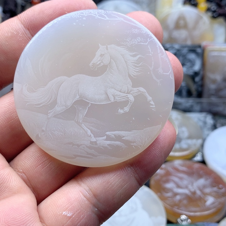 未镶嵌颈饰玛瑙/玉髓天**玩