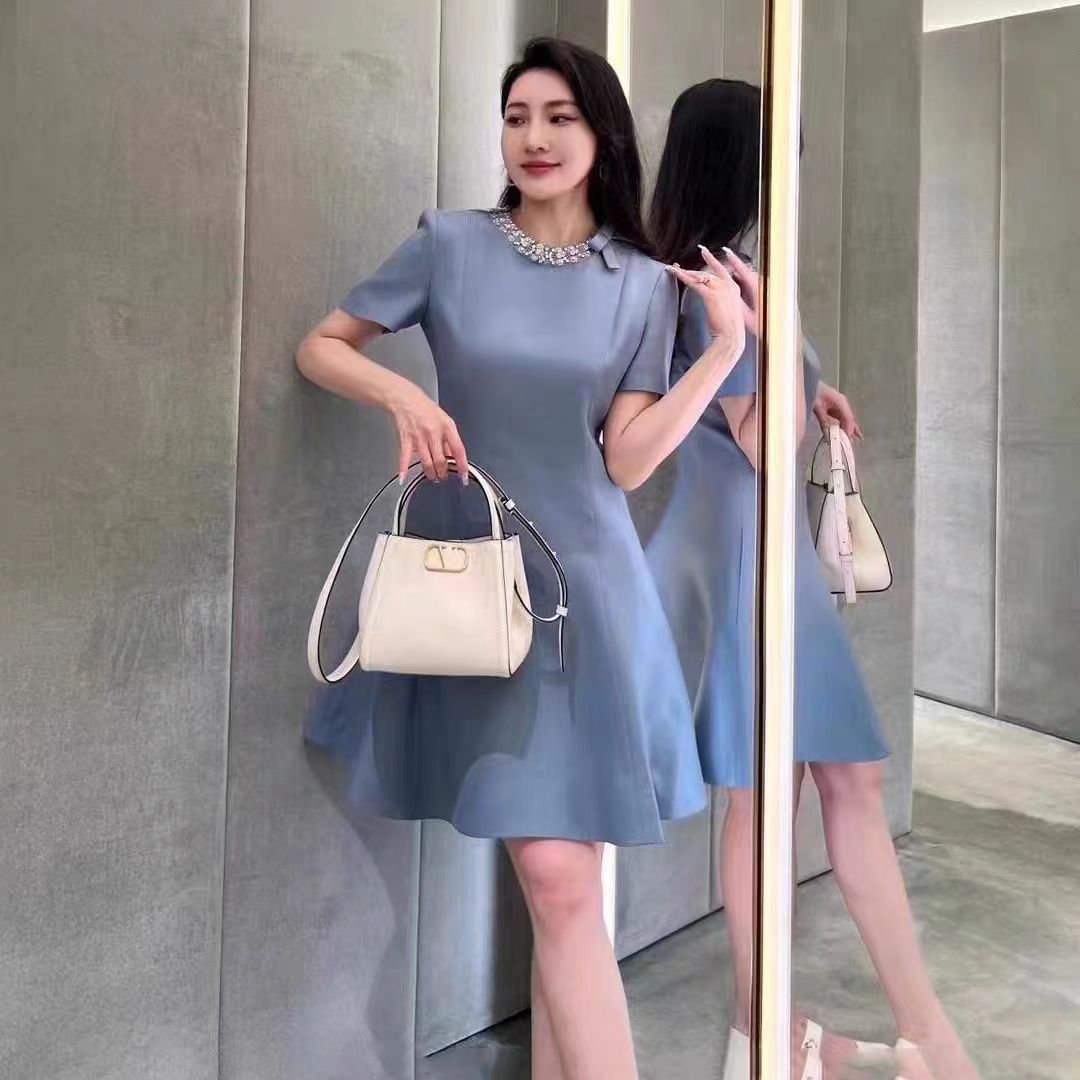 粉色连衣裙新款女春款轻奢高级感精致重工钉珠圆领裙子 1134