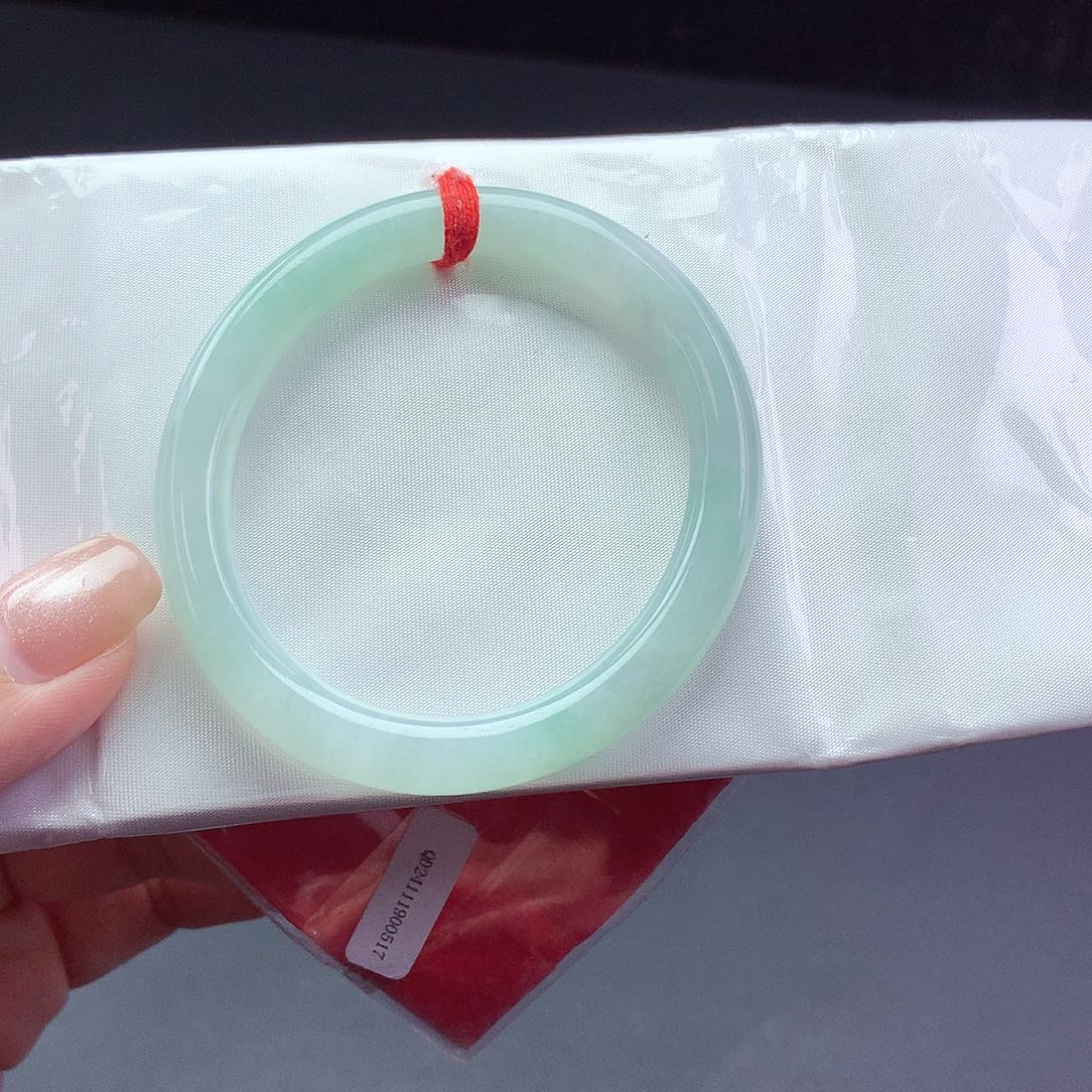 【闪购商品】翡翠未镶嵌手镯贵妃a 1101403