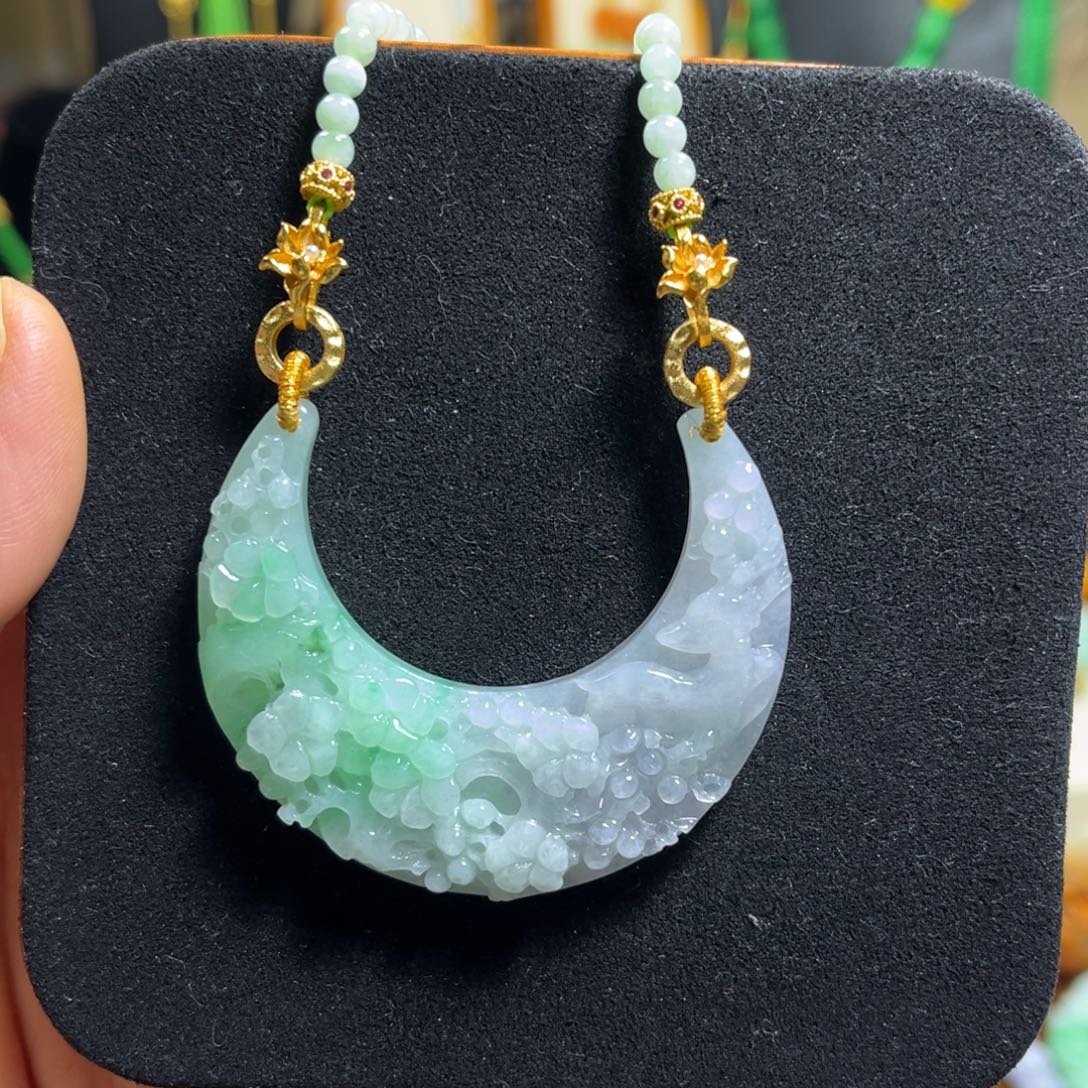 翡翠未镶嵌颈饰天然翡翠