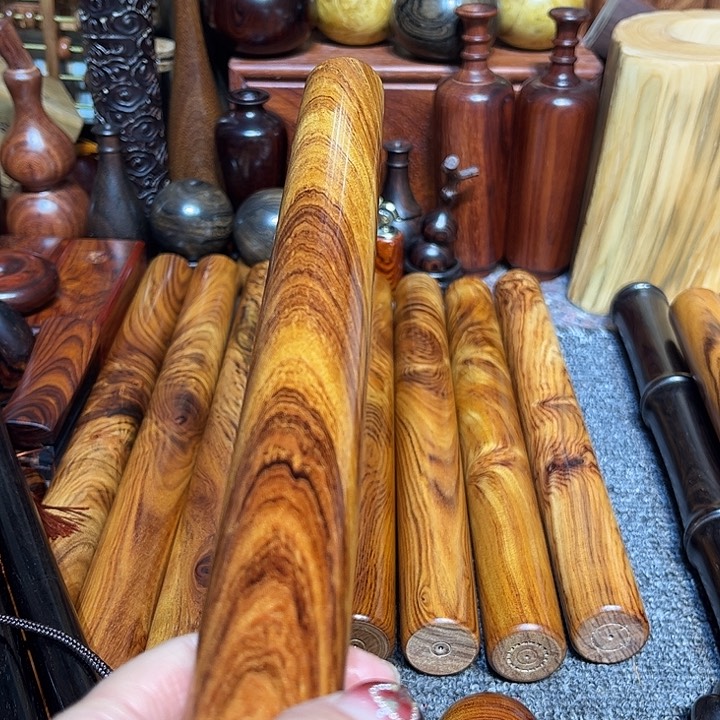 微凹黄檀（南美大红酸枝）@**?