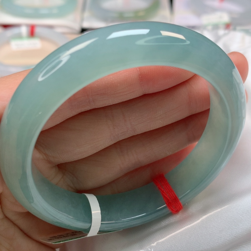 【闪购商品】翡翠手镯未镶嵌冰满绿