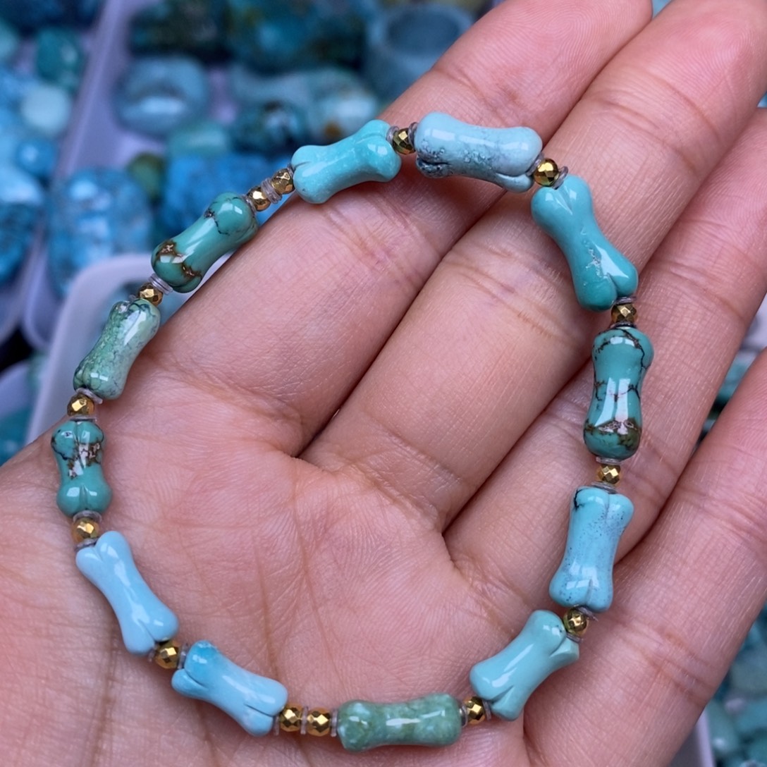 绿松石未镶嵌颈饰