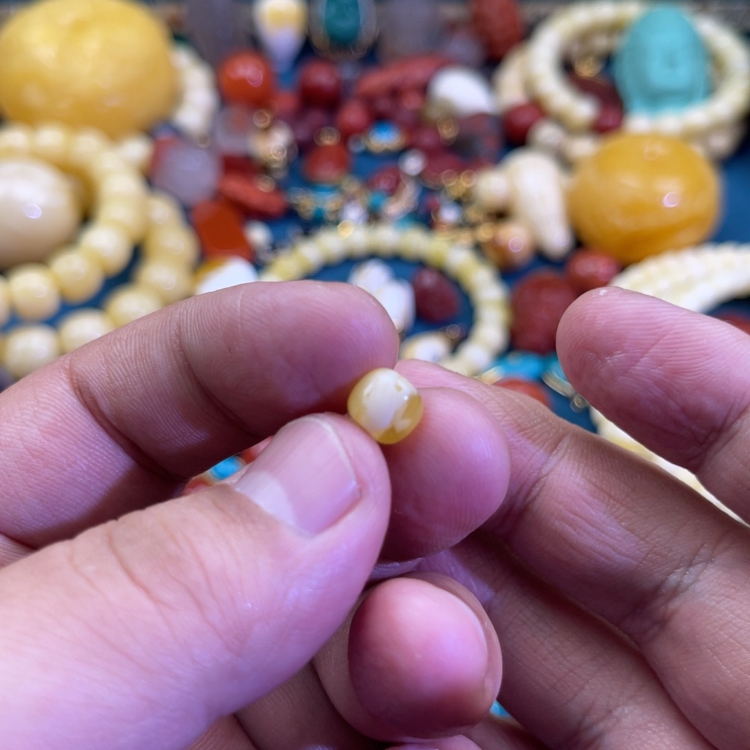 蜜蜡未镶嵌珠宝奇石15