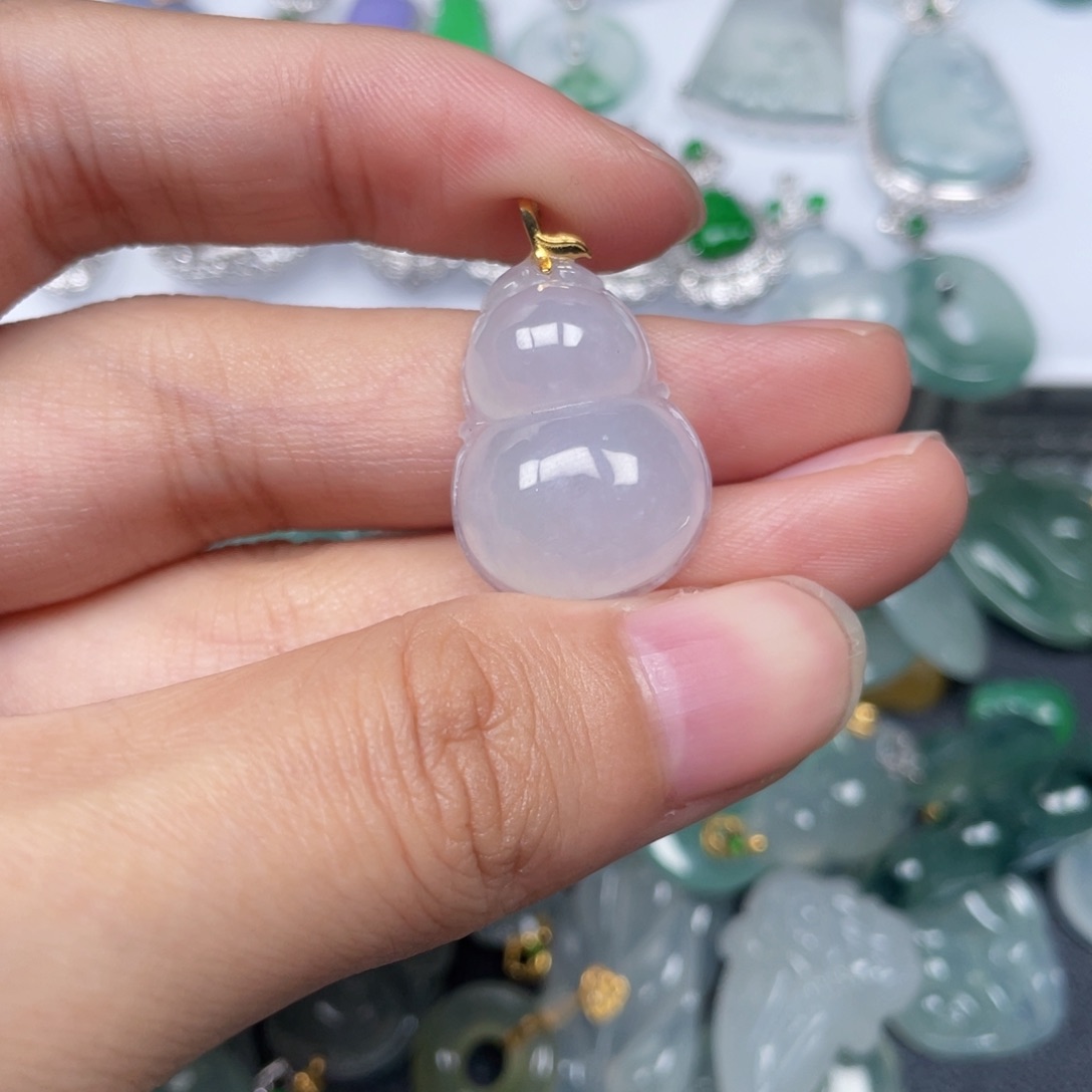 翡翠颈饰18K金镶嵌翡翠