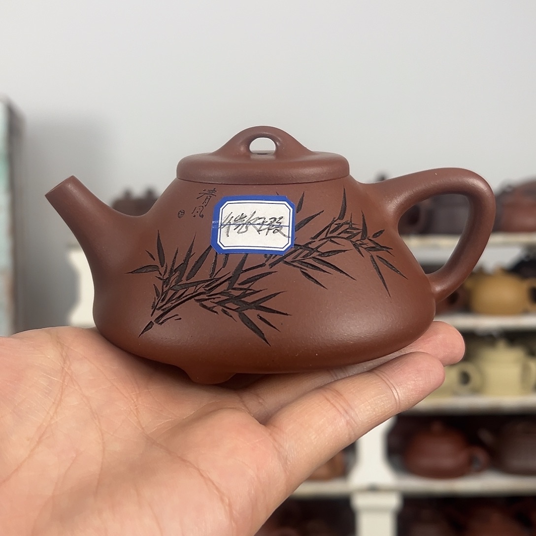紫砂茶壶微瑕底槽清子冶刻绘