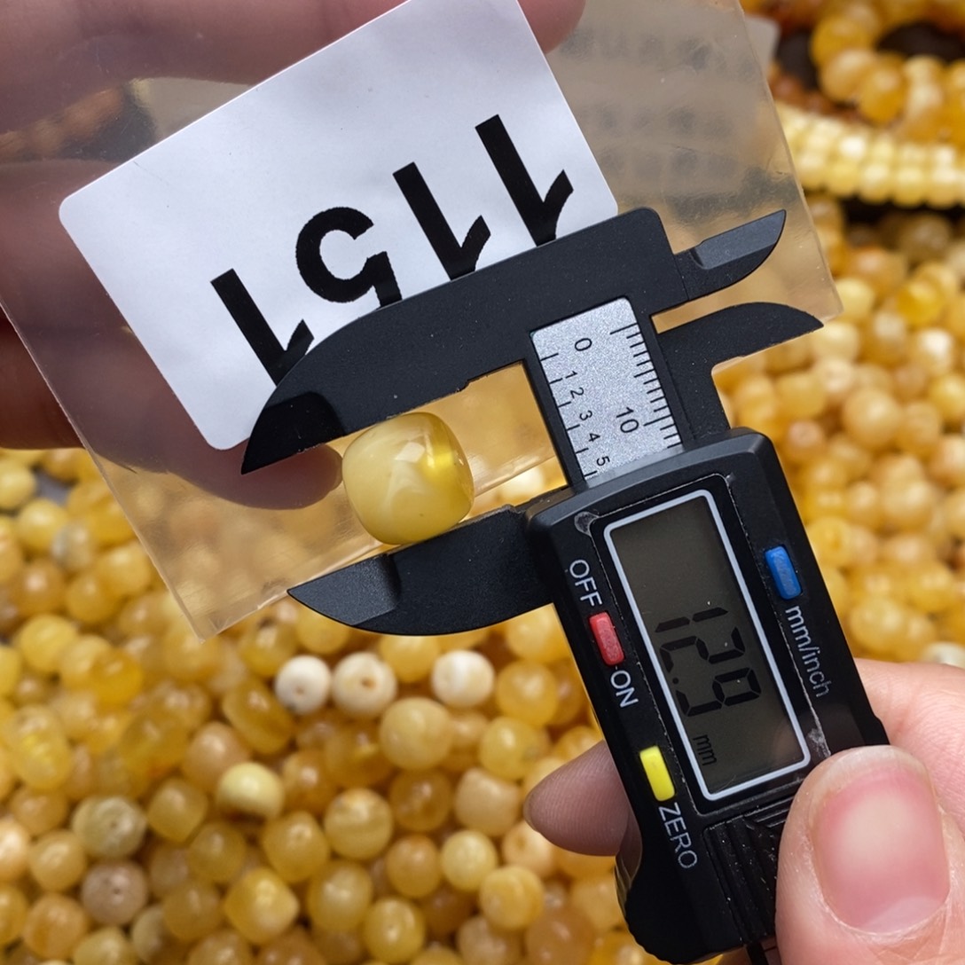 蜜蜡珠宝奇石未镶嵌