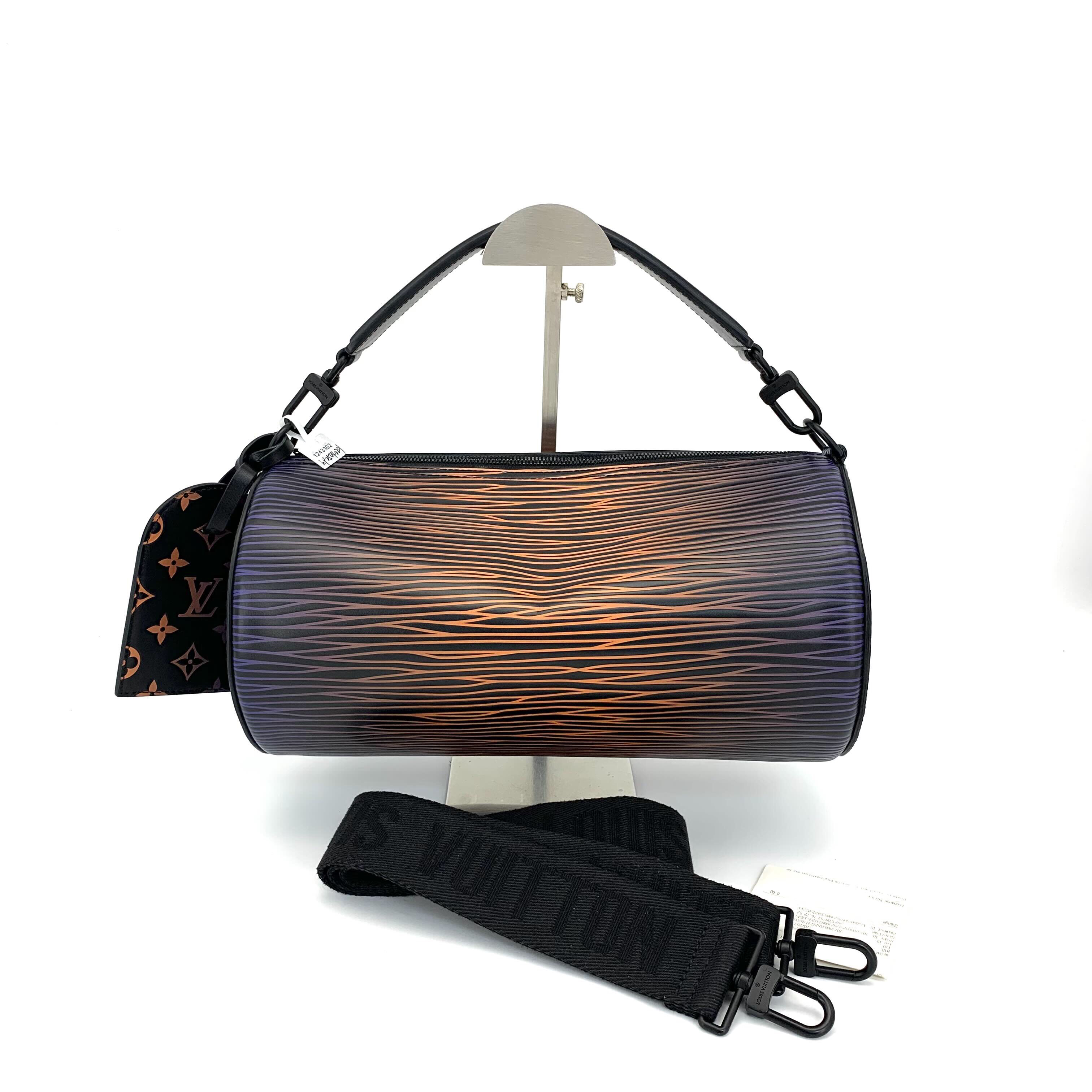 99新 LouisVuitton/路易威登 闲置Polochon水波纹斜挎 尺寸33/17