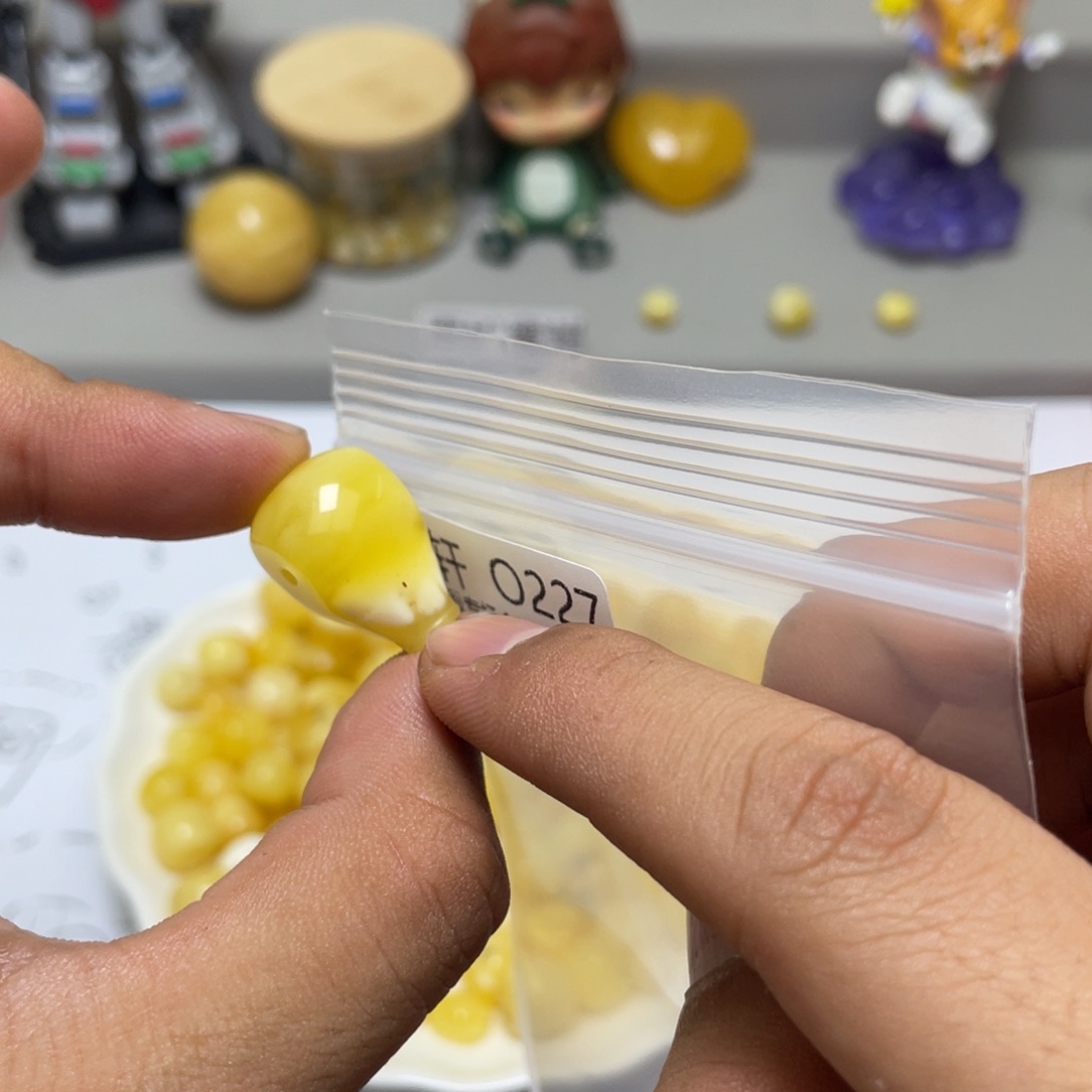 琥珀珠宝奇石未镶嵌