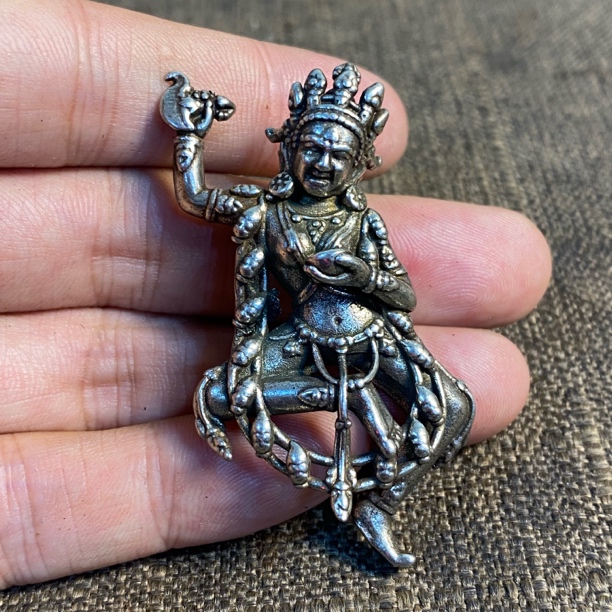 藏区白立马铜金刚手挂件