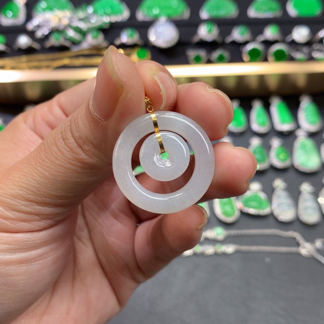 翡翠吊坠(不含链)18K金镶嵌