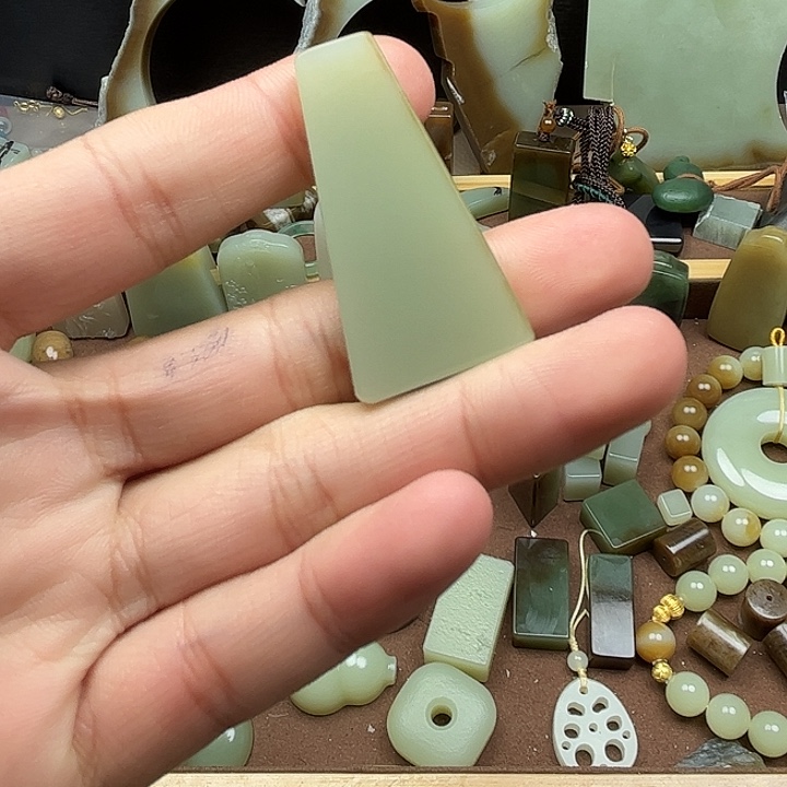 和田玉未镶嵌挂件