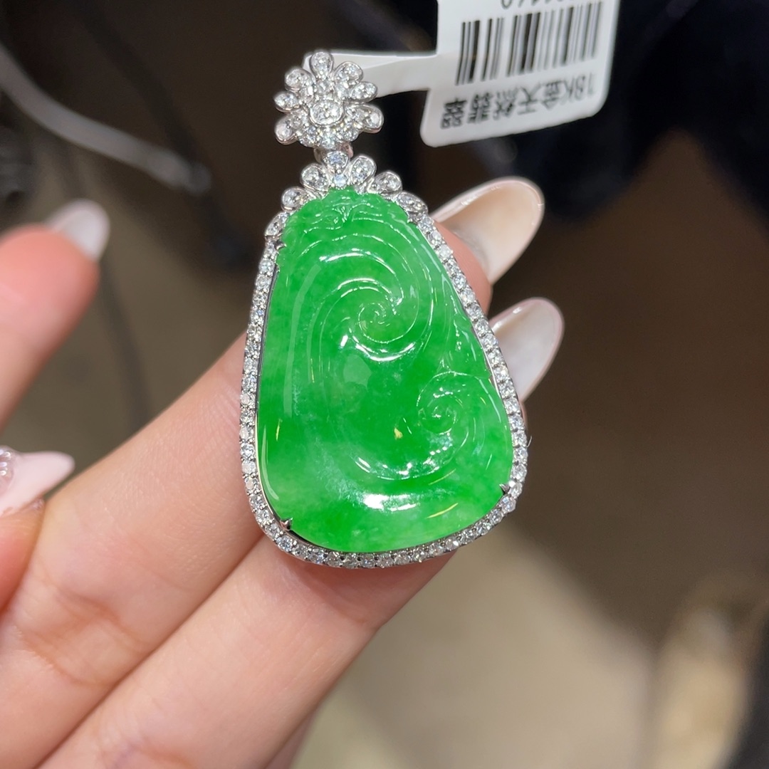 翡翠颈饰18K金镶嵌天然缅甸翡翠a货