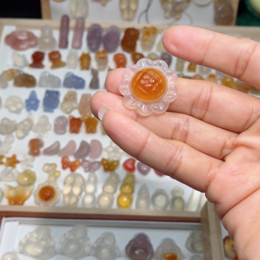 未镶嵌颈饰玛瑙/玉髓猫*霏