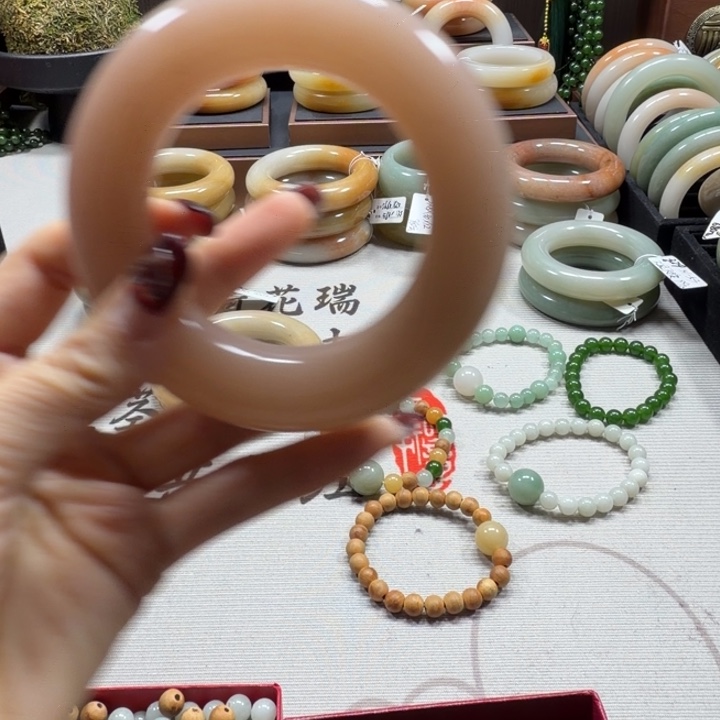 石英质玉未镶嵌手镯