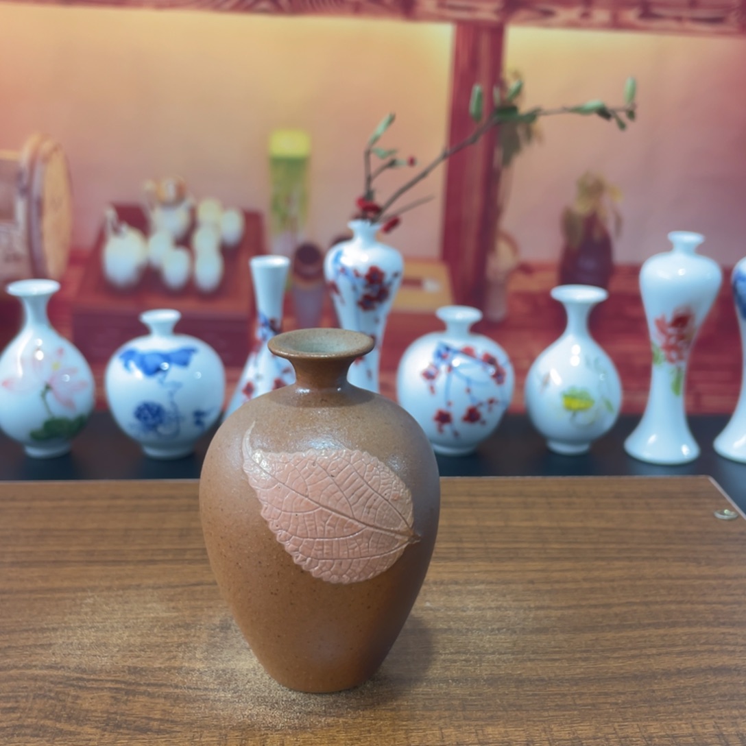 陶瓷景德镇小花瓶等着你