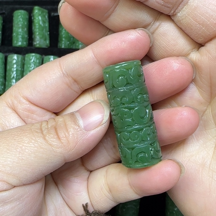 和田玉吊坠未镶嵌