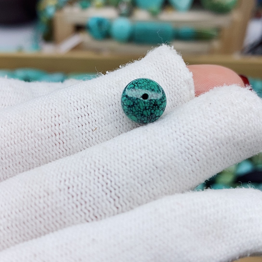 绿松石颈饰未镶嵌