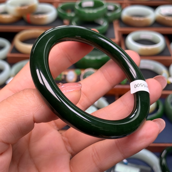 和田玉（碧玉）手镯未镶嵌