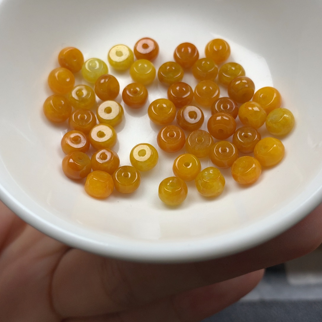 翡翠颈饰未镶嵌卡4✖️6。40颗。单圈。