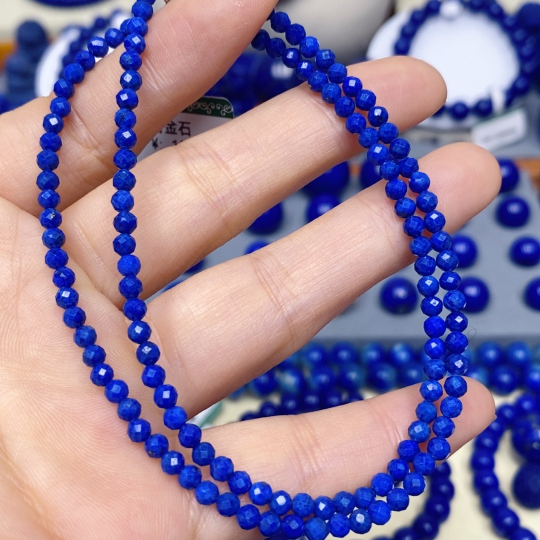 青金石未镶嵌颈饰