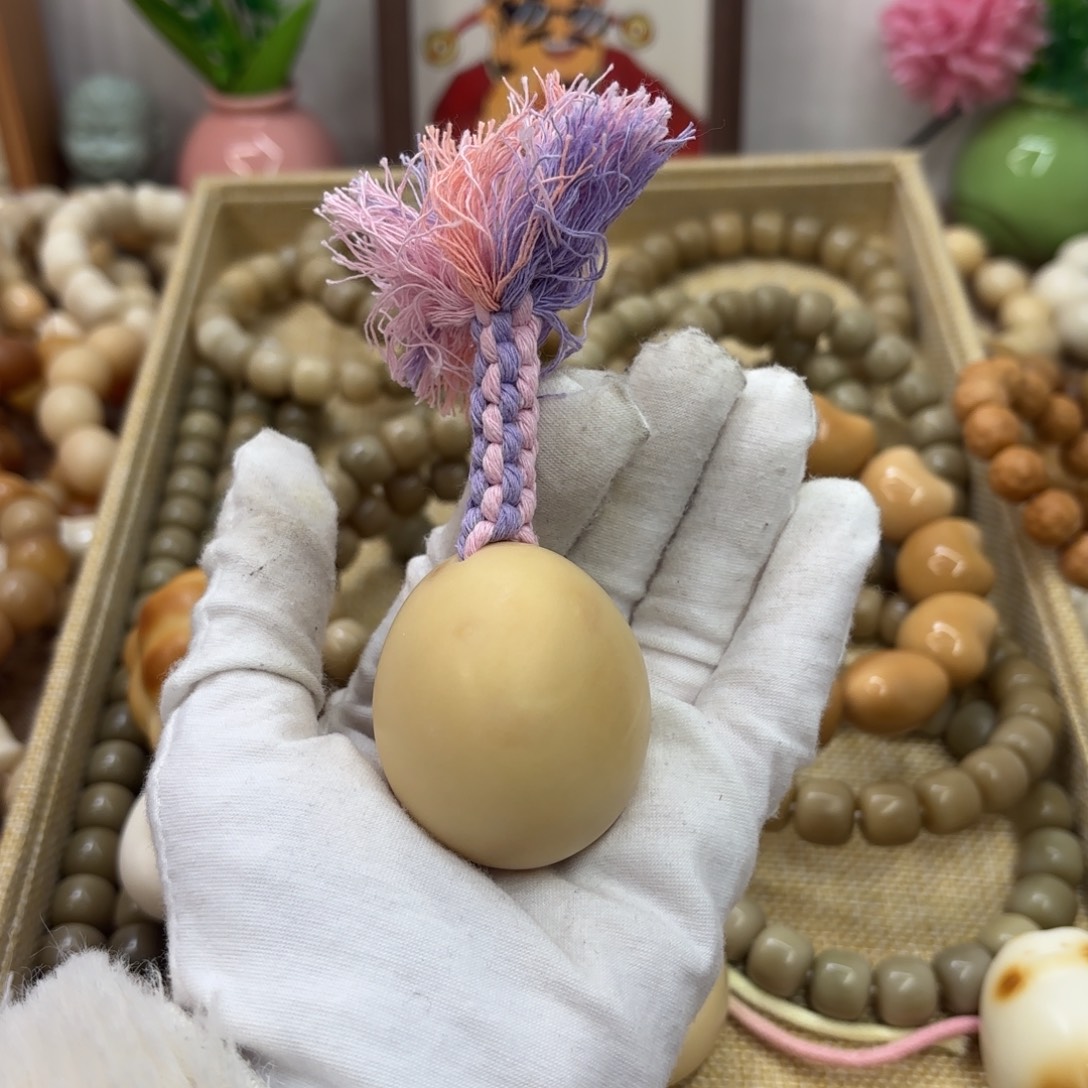 吊坠菩提根/象牙果牙果干磨把件021