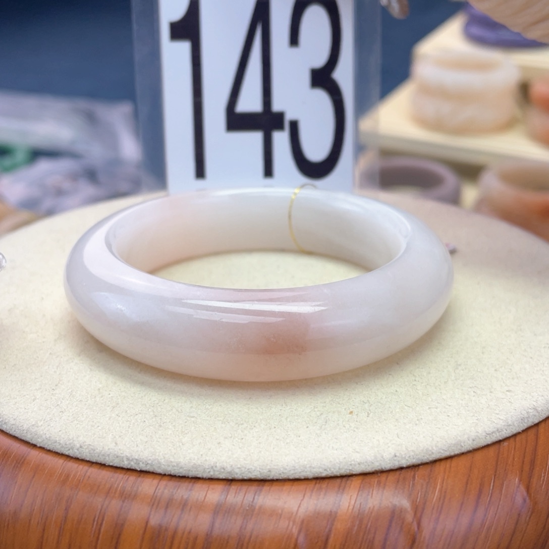 石英质玉未镶嵌手镯