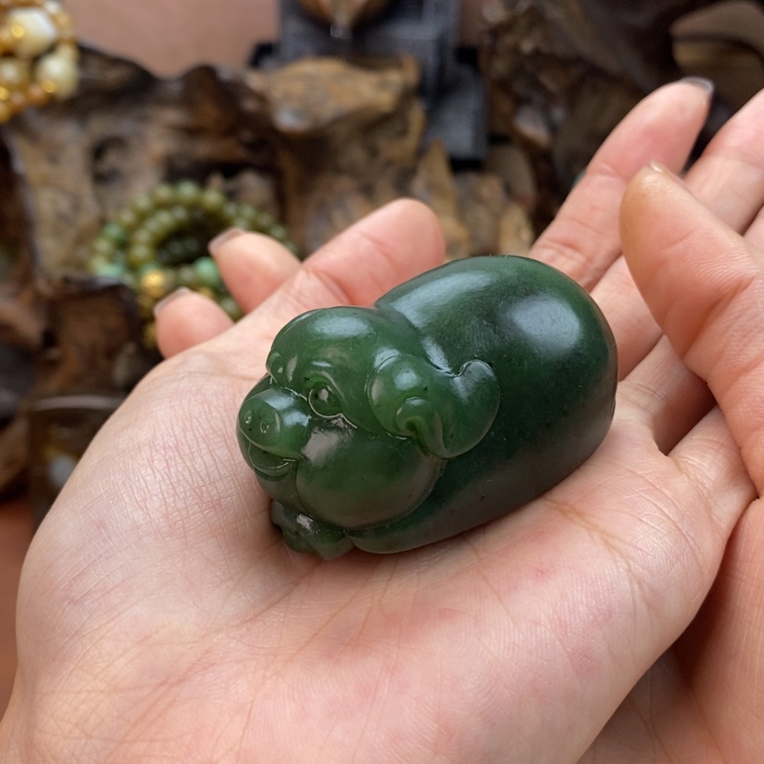 爱***然和田玉（碧玉）未镶嵌颈饰