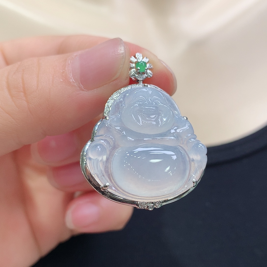 翡翠18K金镶嵌颈饰佛公