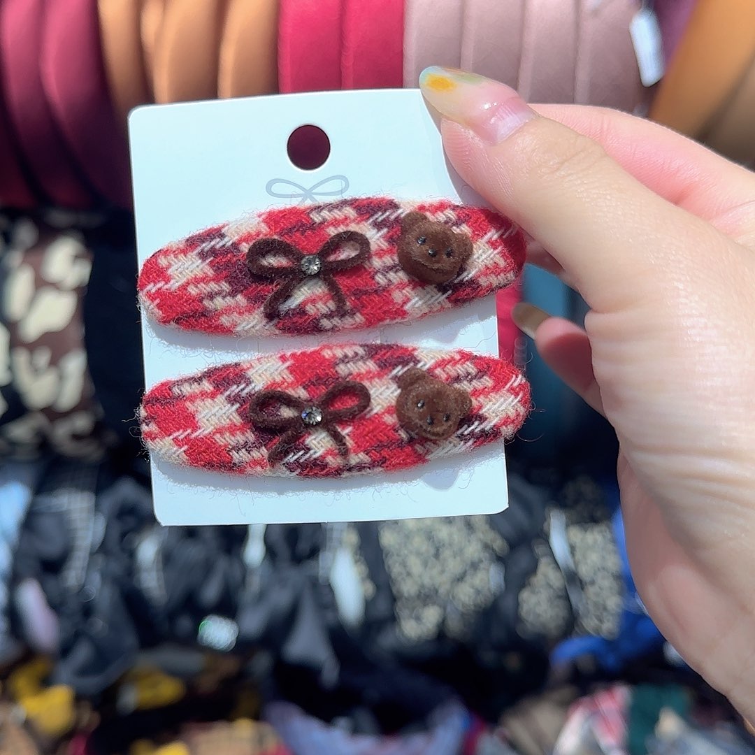 皮质非金属小熊拜拜