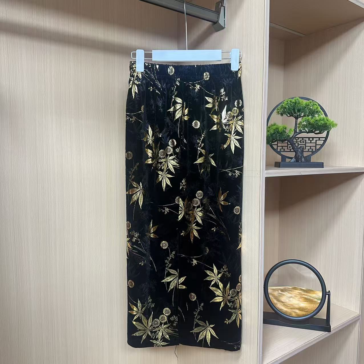 【栖谷】早秋新款丝绒复古印花开叉半身裙 气质时尚百搭修身裙子女