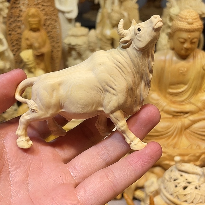 黄杨木小瑕疵抬头牛