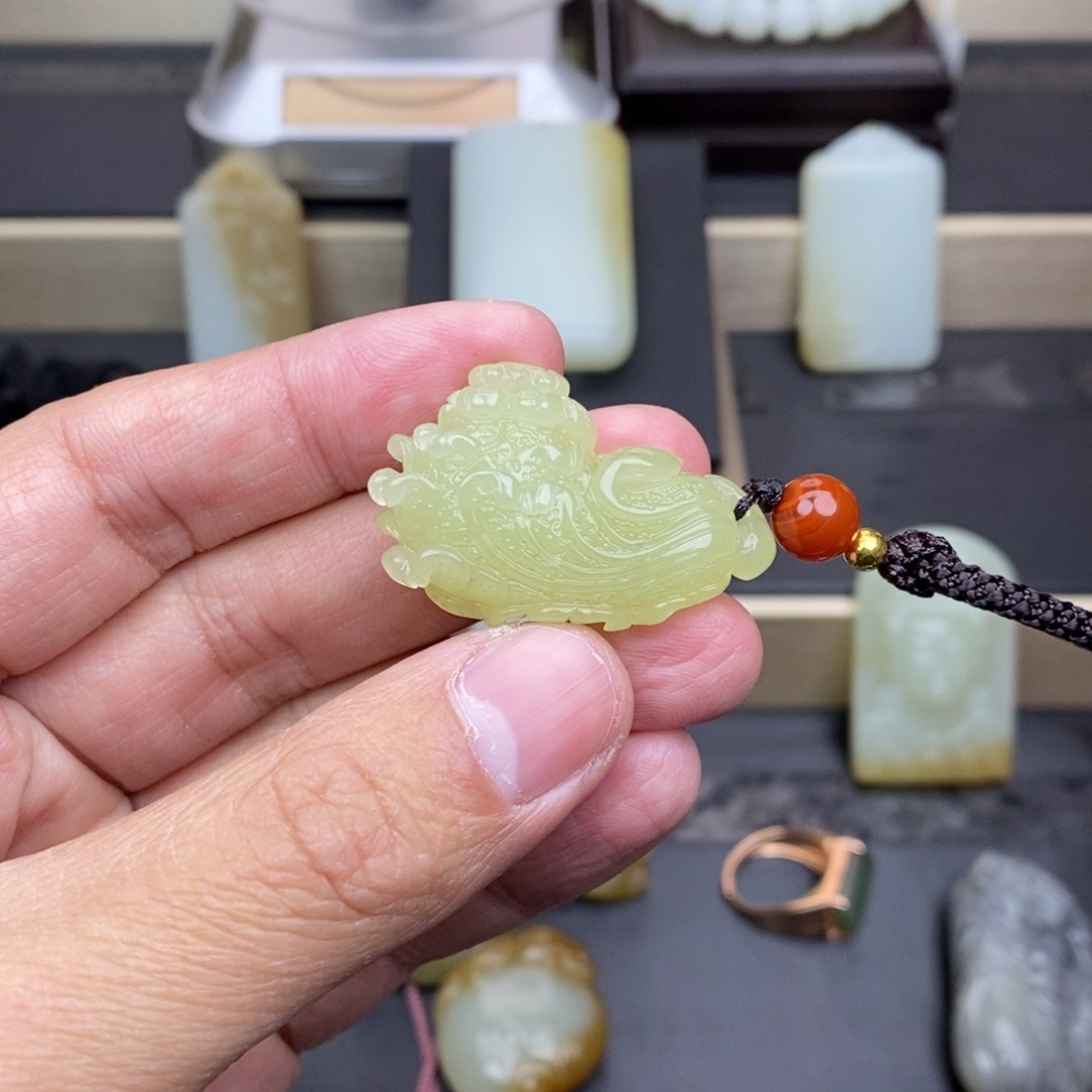 和田玉颈饰未镶嵌