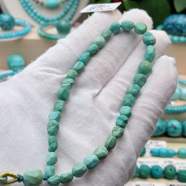 绿松石配饰未镶嵌