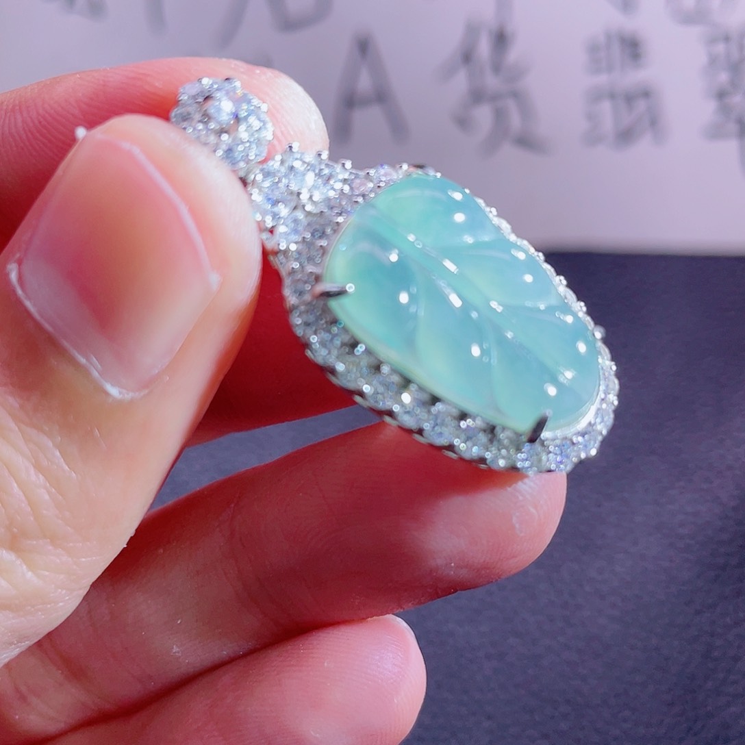 翡翠颈饰未镶嵌999999999