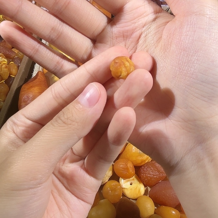 小***头琥珀未镶嵌颈饰蜜蜡海漂单颗