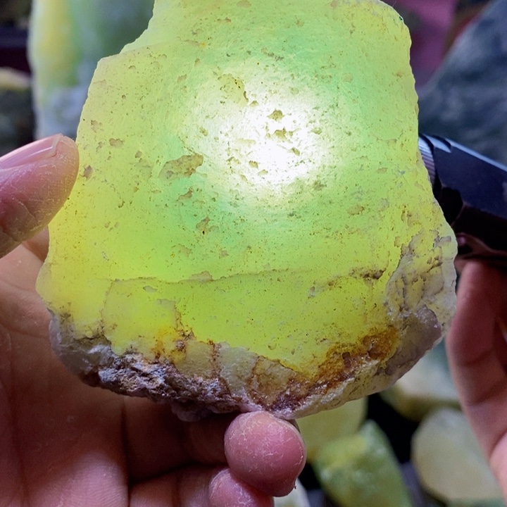 蛇纹石玉未镶嵌岫玉原石蛇纹石玉