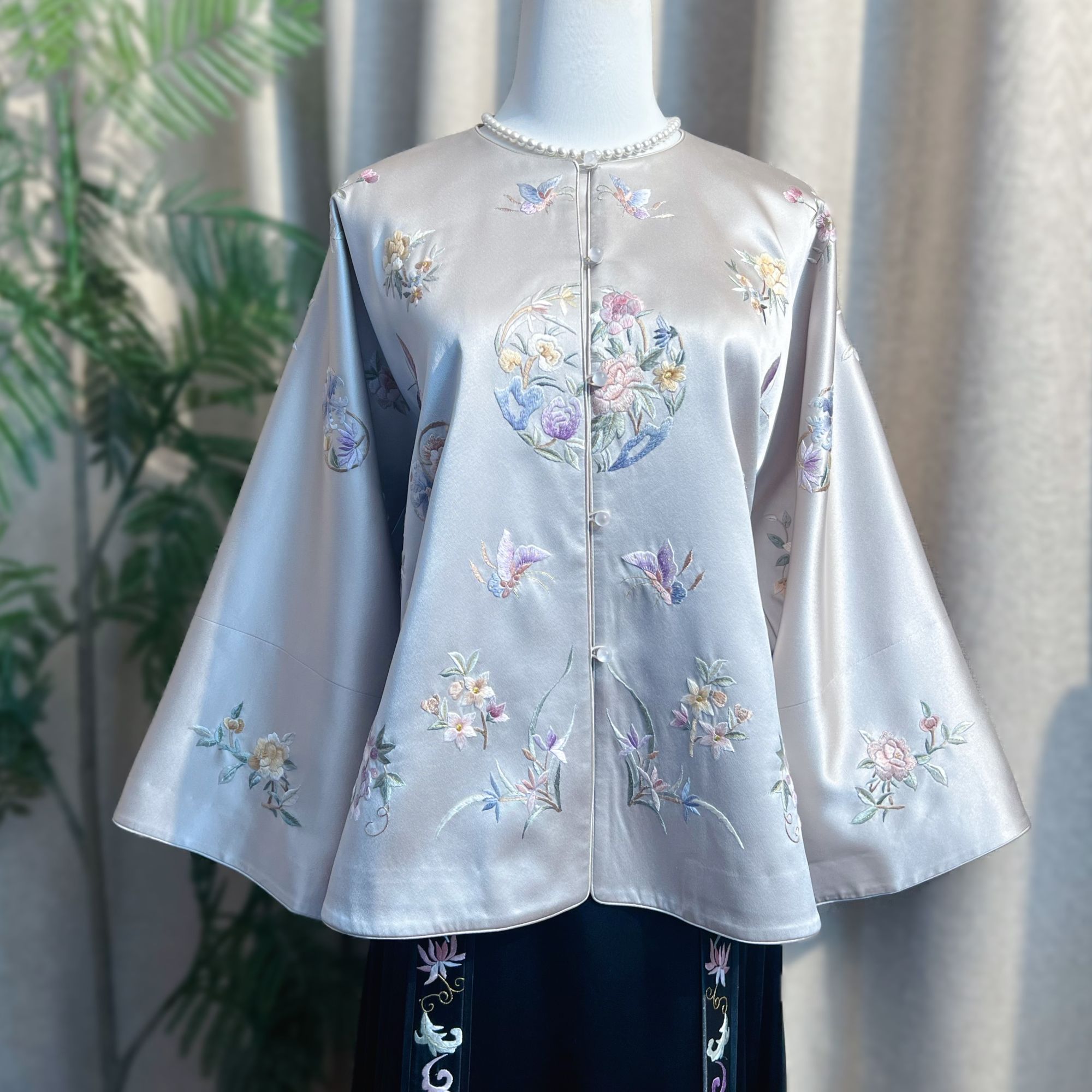 【阅聆】桑蚕丝 软缎 团花 国风重工太太服