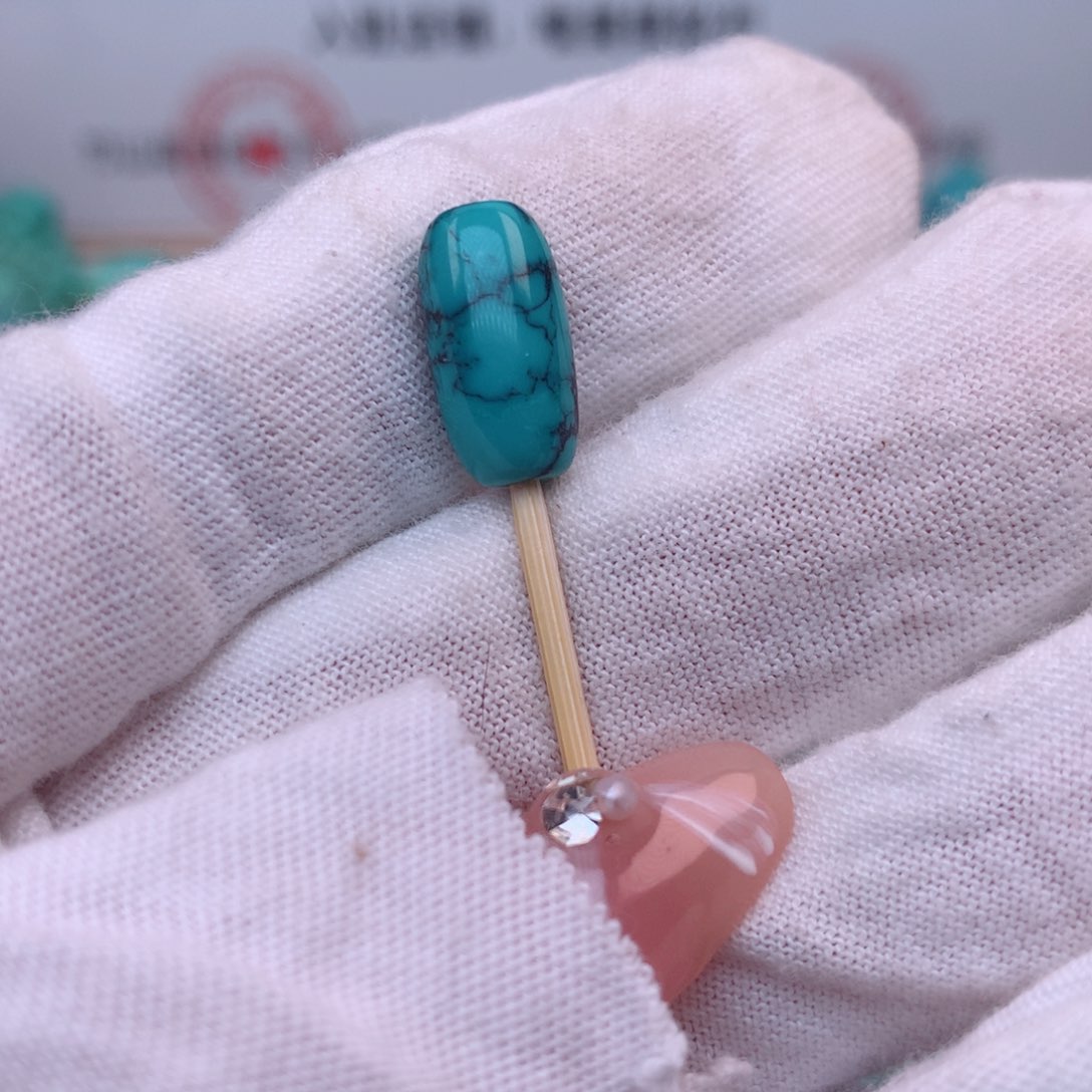 绿松石未镶嵌颈饰